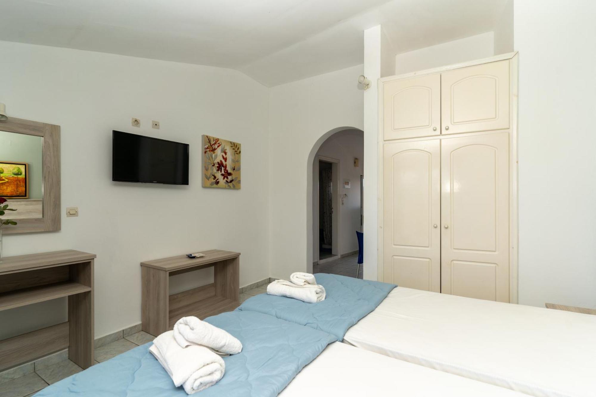 Alex Aparthotel *