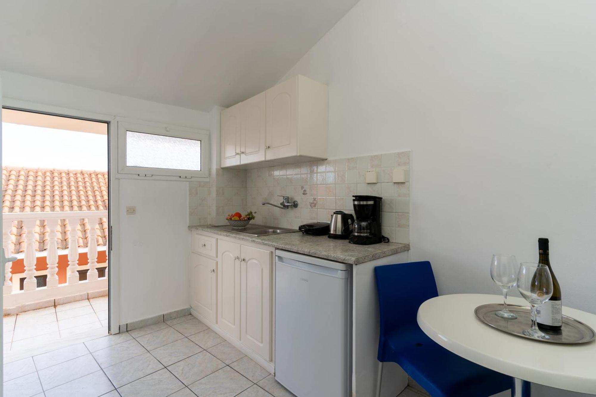 Hotel apartamentowy Alex *