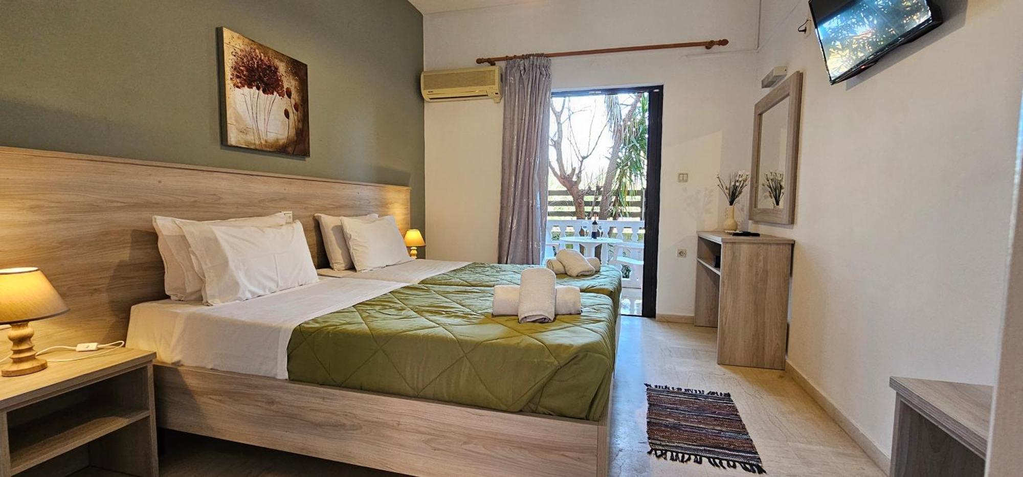 Alex Aparthotel *